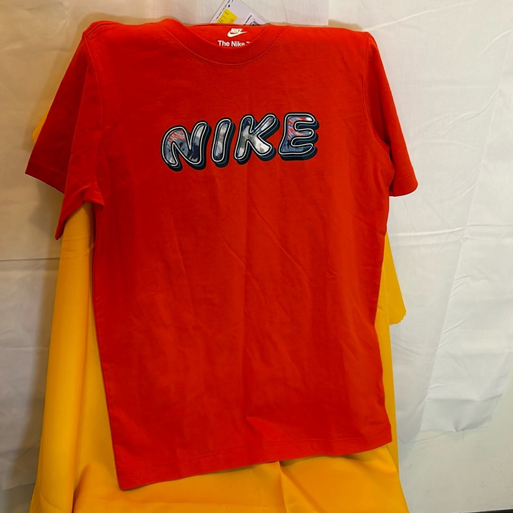 Nike boys shirt